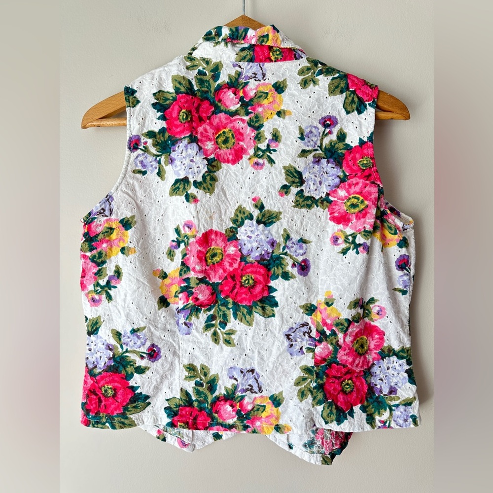 Vintage Susan Bristol Floral Embroidered Sleeveless Top - Picture 7 of 11
